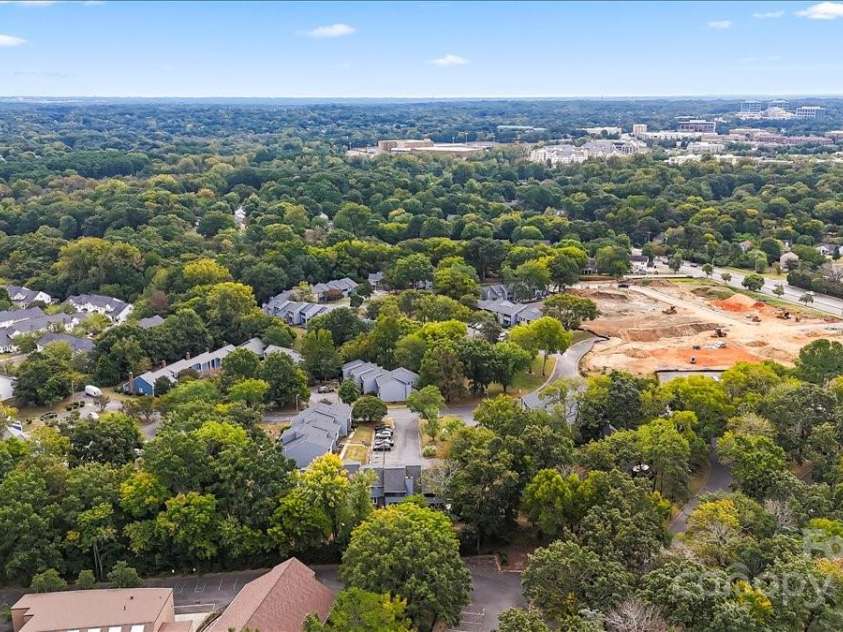 6610 Point Comfort Lane, Charlotte, NC 28226.  MLS# CAR4298567, YatesRealty ID 1383. 