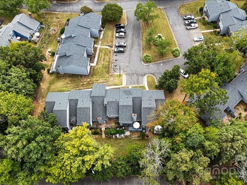 6610 Point Comfort Lane, Charlotte, NC 28226.  MLS# CAR4298567, YatesRealty ID 1383. 