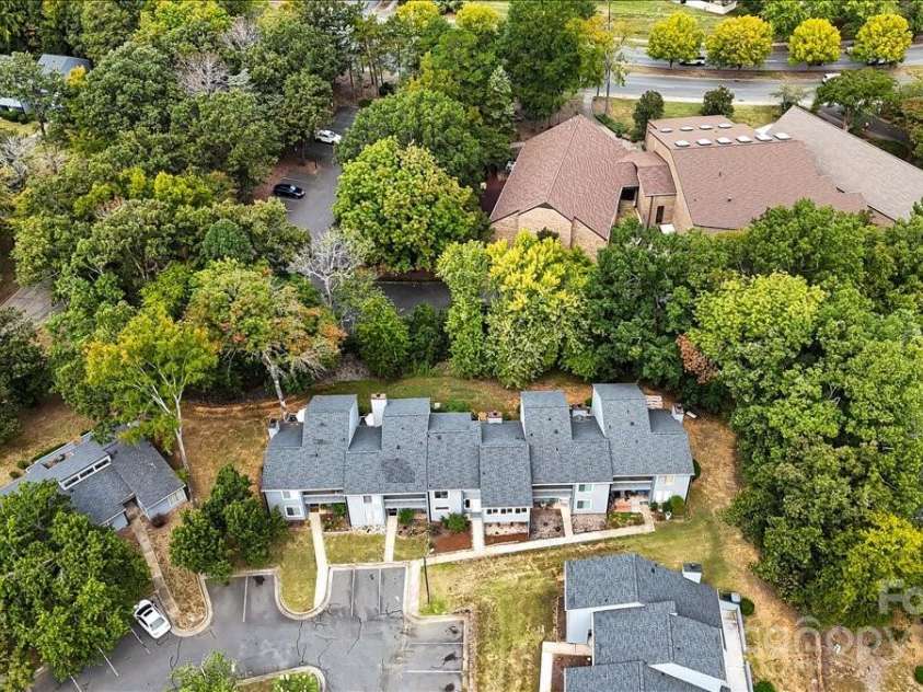 6610 Point Comfort Lane, Charlotte, NC 28226.  MLS# CAR4298567, YatesRealty ID 1383. 