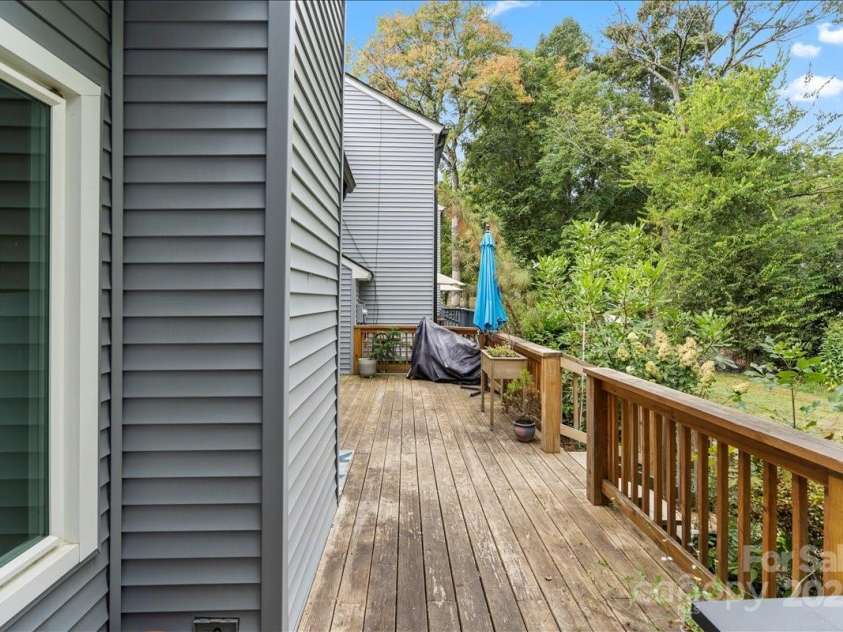 6610 Point Comfort Lane, Charlotte, NC 28226.  MLS# CAR4298567, YatesRealty ID 1383. Back Deck