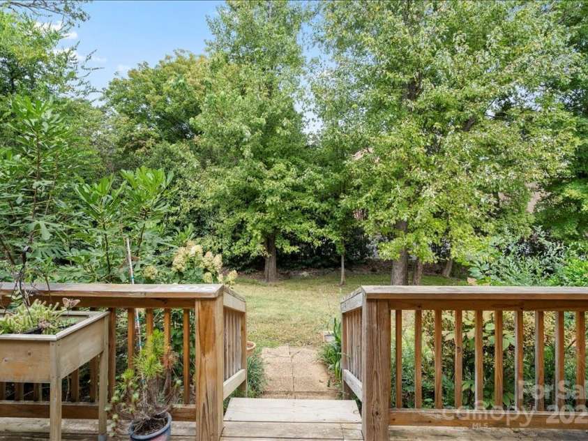 6610 Point Comfort Lane, Charlotte, NC 28226.  MLS# CAR4298567, YatesRealty ID 1383. Back Deck