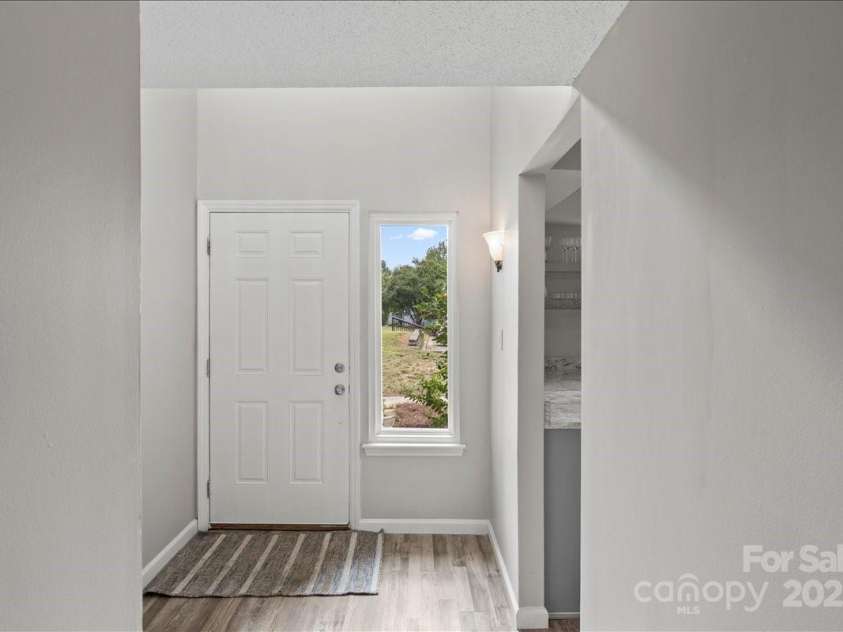 6610 Point Comfort Lane, Charlotte, NC 28226.  MLS# CAR4298567, YatesRealty ID 1383. Entrance