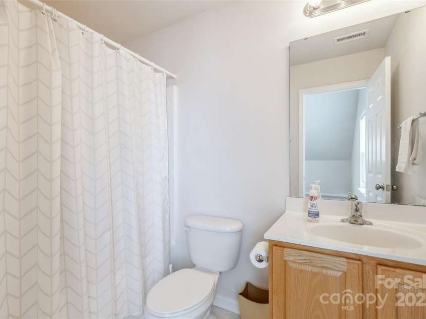 1027 Feather Oak Lane, Matthews, NC 28104.  MLS# CAR4251945, YatesRealty ID 13830. 