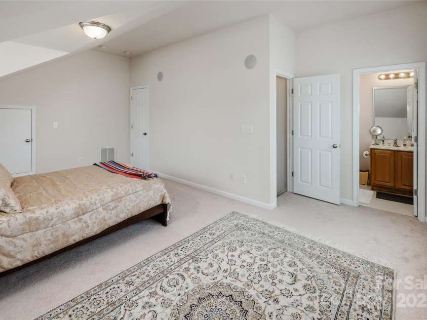 1027 Feather Oak Lane, Matthews, NC 28104.  MLS# CAR4251945, YatesRealty ID 13830. 