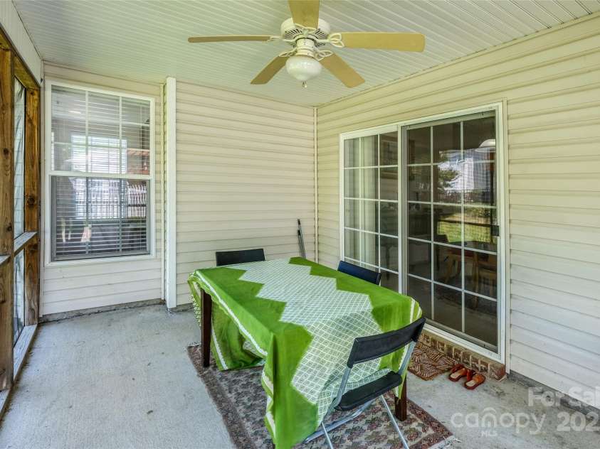 1027 Feather Oak Lane, Matthews, NC 28104.  MLS# CAR4251945, YatesRealty ID 13830. 