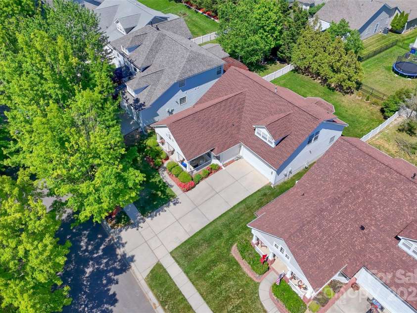 1027 Feather Oak Lane, Matthews, NC 28104.  MLS# CAR4251945, YatesRealty ID 13830. 