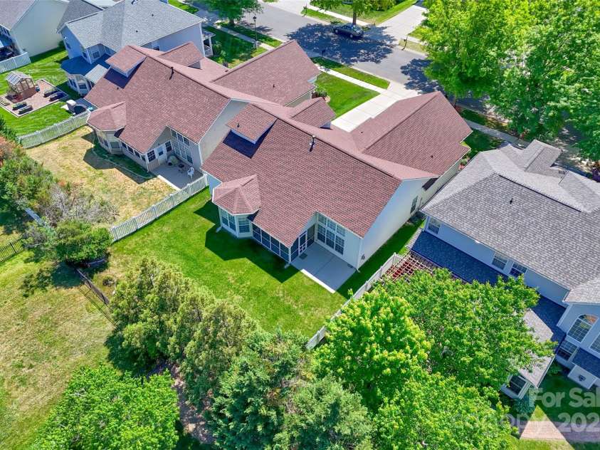 1027 Feather Oak Lane, Matthews, NC 28104.  MLS# CAR4251945, YatesRealty ID 13830. 