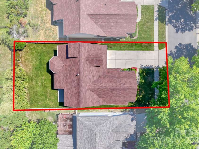 1027 Feather Oak Lane, Matthews, NC 28104.  MLS# CAR4251945, YatesRealty ID 13830. 