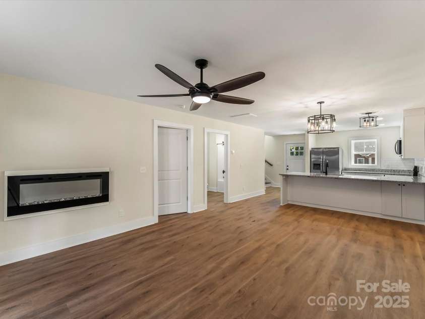 202 Beacon Avenue, Morganton, NC 28655.  MLS# CAR4299210, YatesRealty ID 13830. 