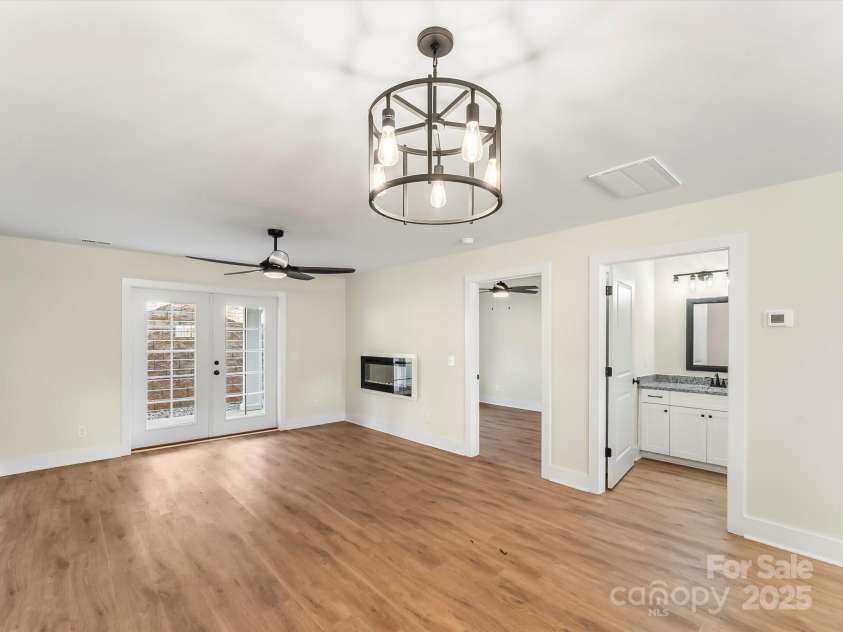 202 Beacon Avenue, Morganton, NC 28655.  MLS# CAR4299210, YatesRealty ID 13830. 
