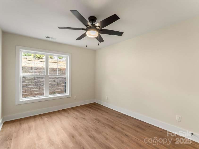 202 Beacon Avenue, Morganton, NC 28655.  MLS# CAR4299210, YatesRealty ID 13830. 