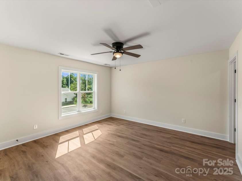 202 Beacon Avenue, Morganton, NC 28655.  MLS# CAR4299210, YatesRealty ID 13830. 