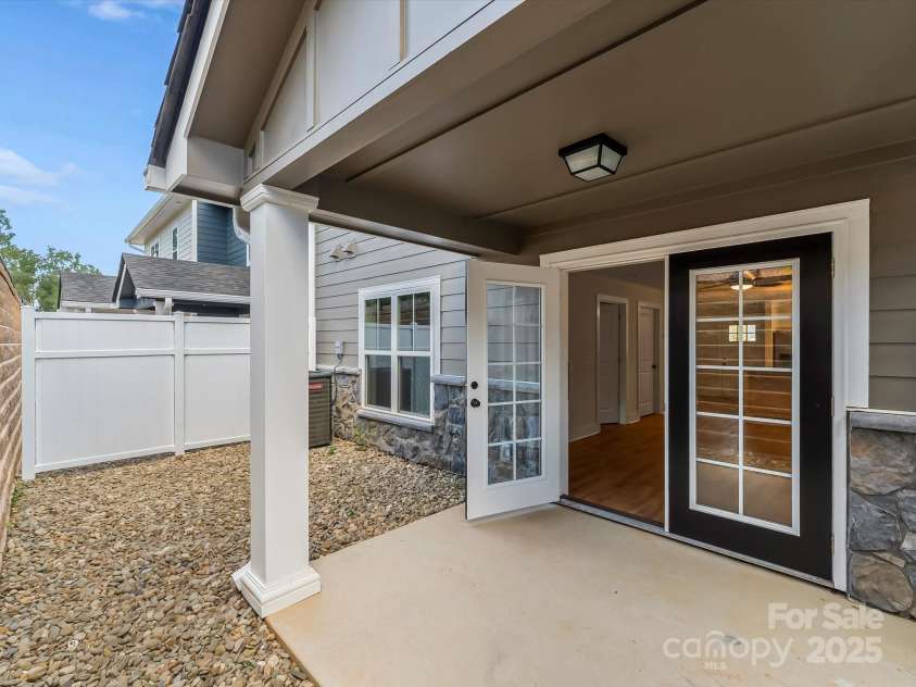 202 Beacon Avenue, Morganton, NC 28655.  MLS# CAR4299210, YatesRealty ID 13830. 