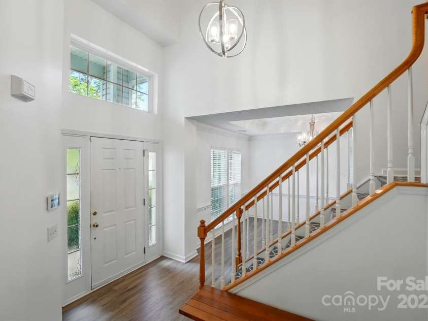 8744 Barrister Way, Charlotte, NC 28216.  MLS# CAR4258006, YatesRealty ID 13832. Foyer