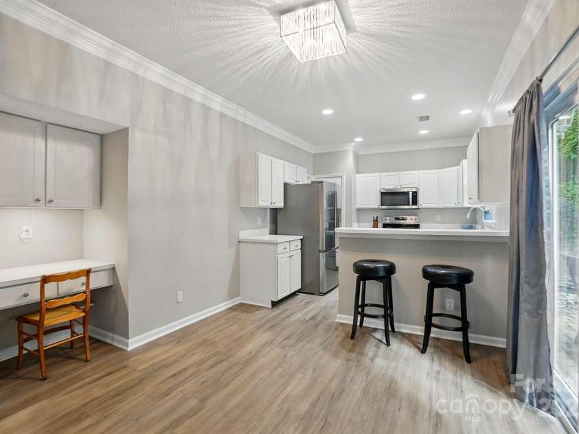 8744 Barrister Way, Charlotte, NC 28216.  MLS# CAR4258006, YatesRealty ID 13832. Kitchen