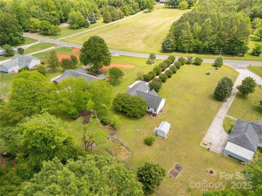 819 Riddle Mill Road, Clover, SC 29710.  MLS# CAR4253724, YatesRealty ID 13835. 