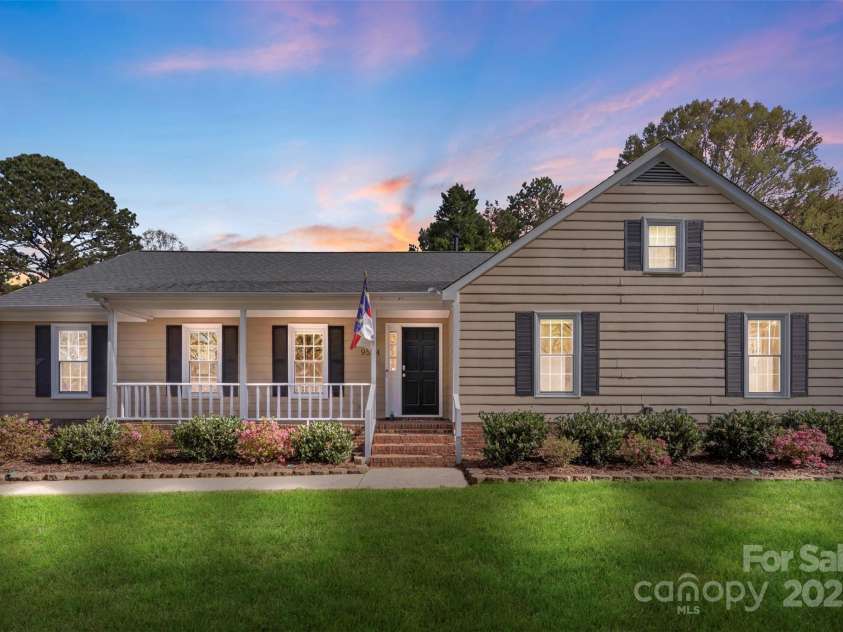 9534 Banwell Lane, Charlotte, NC 28269.  MLS# CAR4231632, YatesRealty ID 13836. 