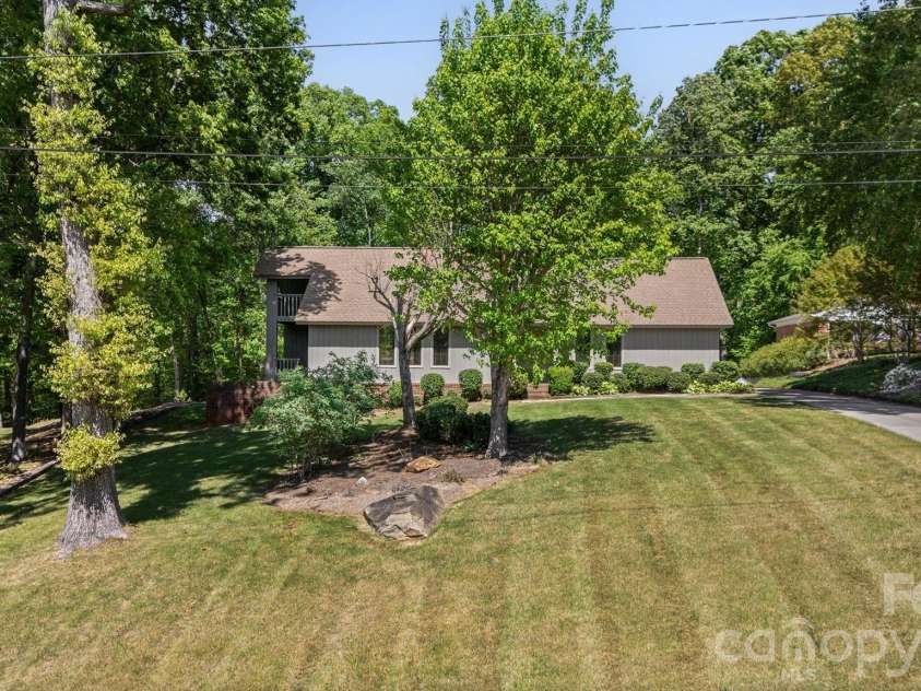 297 Mockingbird Lane, McAdenville, NC 28081.  MLS# CAR4370324, YatesRealty ID 13837. 