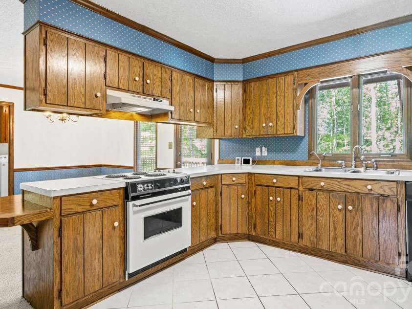 297 Mockingbird Lane, McAdenville, NC 28081.  MLS# CAR4370324, YatesRealty ID 13837. 