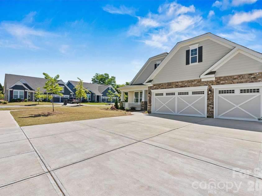 4448 Moxie Way, Charlotte, NC 28215.  MLS# CAR4366157, YatesRealty ID 13838. 