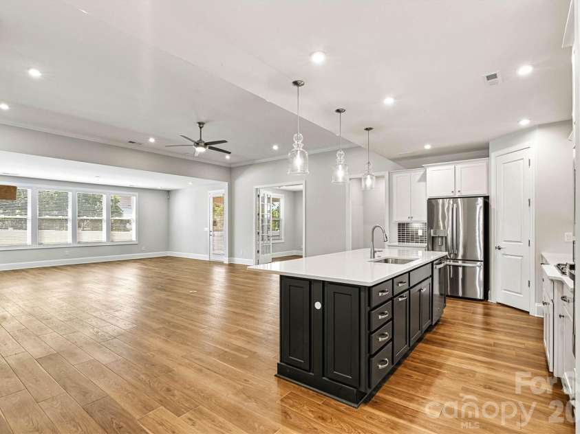 4448 Moxie Way, Charlotte, NC 28215.  MLS# CAR4366157, YatesRealty ID 13838. 