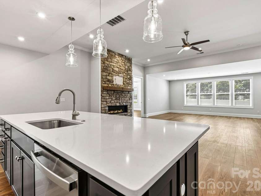 4448 Moxie Way, Charlotte, NC 28215.  MLS# CAR4366157, YatesRealty ID 13838. 