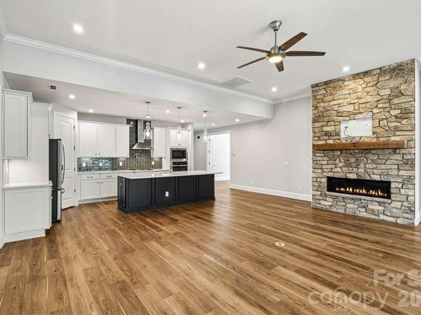 4448 Moxie Way, Charlotte, NC 28215.  MLS# CAR4366157, YatesRealty ID 13838. 