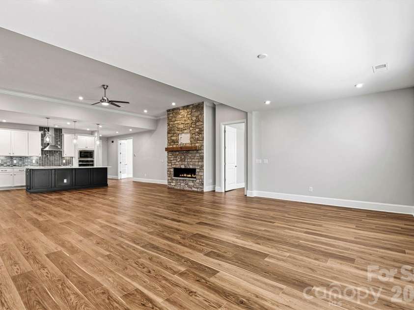 4448 Moxie Way, Charlotte, NC 28215.  MLS# CAR4366157, YatesRealty ID 13838. 