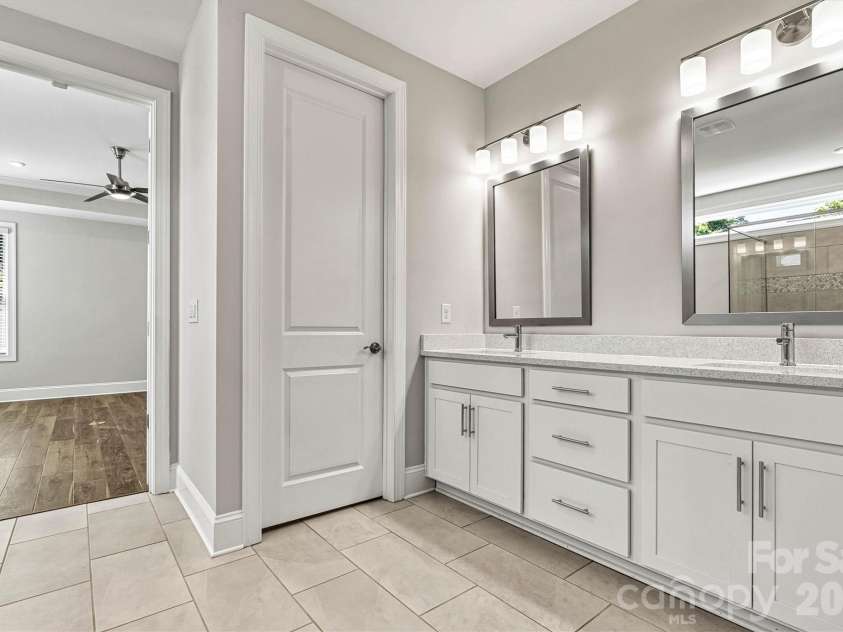 4448 Moxie Way, Charlotte, NC 28215.  MLS# CAR4366157, YatesRealty ID 13838. 