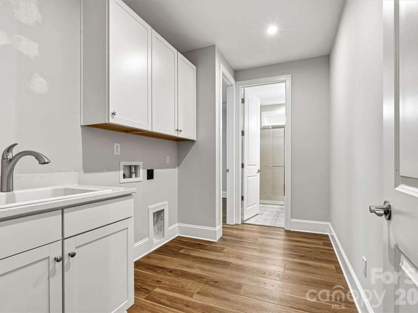 4448 Moxie Way, Charlotte, NC 28215.  MLS# CAR4366157, YatesRealty ID 13838. 