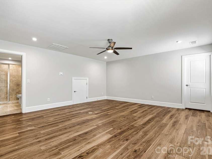 4448 Moxie Way, Charlotte, NC 28215.  MLS# CAR4366157, YatesRealty ID 13838. 