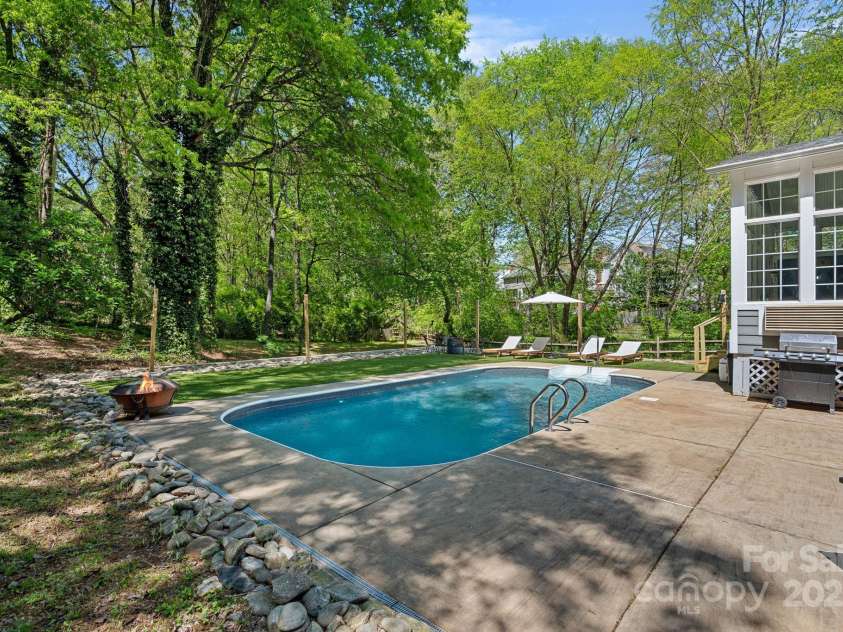 181 Glynwater Drive, Mooresville, NC 28117.  MLS# CAR4243955, YatesRealty ID 13839. 