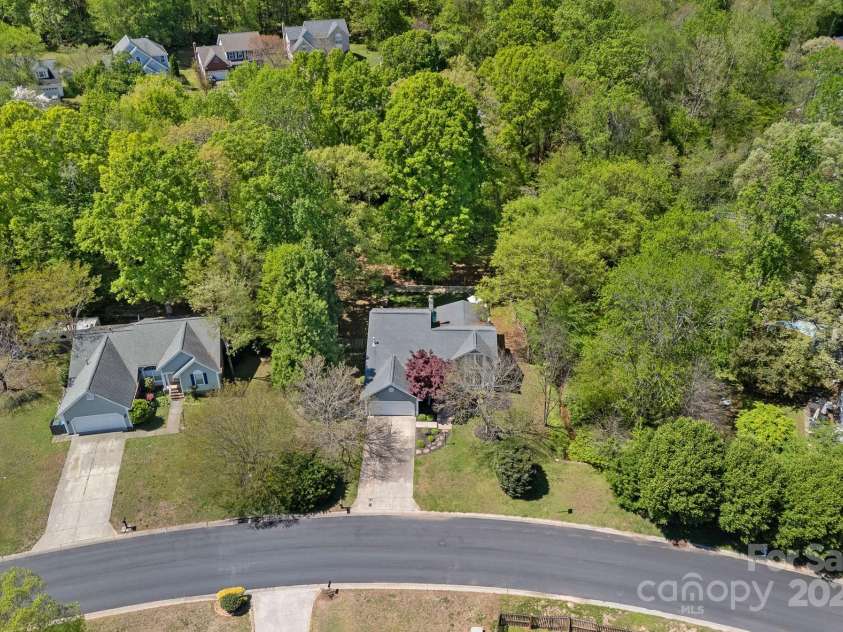 181 Glynwater Drive, Mooresville, NC 28117.  MLS# CAR4243955, YatesRealty ID 13839. 