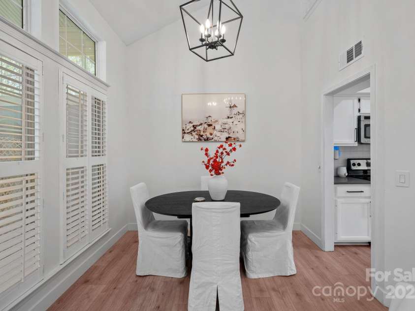 181 Glynwater Drive, Mooresville, NC 28117.  MLS# CAR4243955, YatesRealty ID 13839. Dining Area