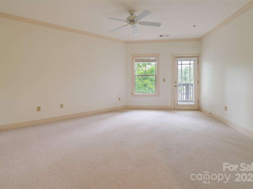 9 Kenilworth Knolls, Asheville, NC 28805.  MLS# CAR4271939, YatesRealty ID 1384. 