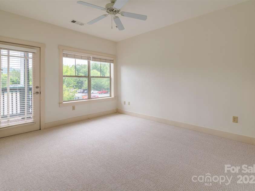 9 Kenilworth Knolls, Asheville, NC 28805.  MLS# CAR4271939, YatesRealty ID 1384. 