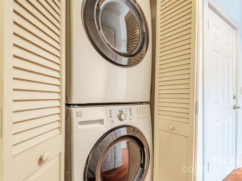 9 Kenilworth Knolls, Asheville, NC 28805.  MLS# CAR4271939, YatesRealty ID 1384. 