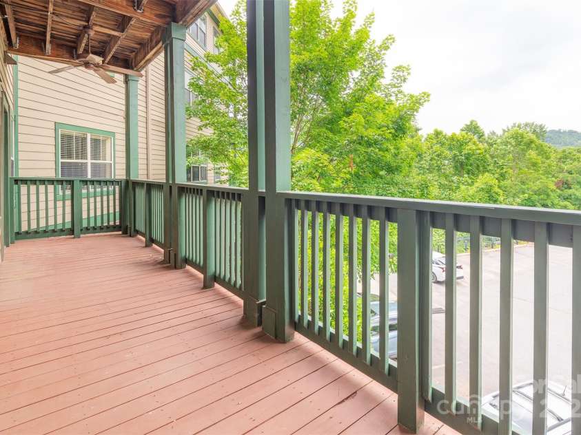 9 Kenilworth Knolls, Asheville, NC 28805.  MLS# CAR4271939, YatesRealty ID 1384. 