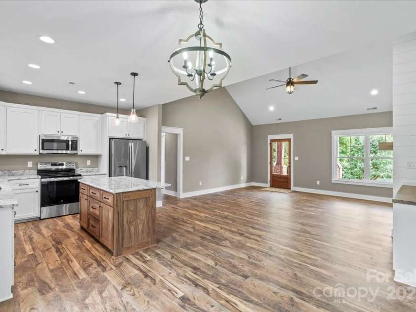 18 Morningside Drive, Granite Falls, NC 28630.  MLS# CAR4276310, YatesRealty ID 13840. 