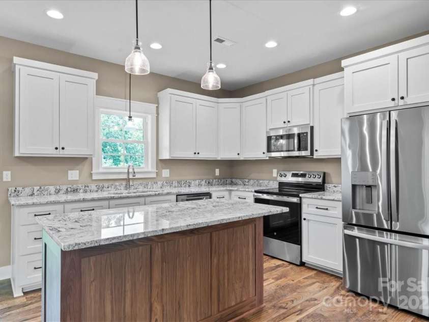 18 Morningside Drive, Granite Falls, NC 28630.  MLS# CAR4276310, YatesRealty ID 13840. 