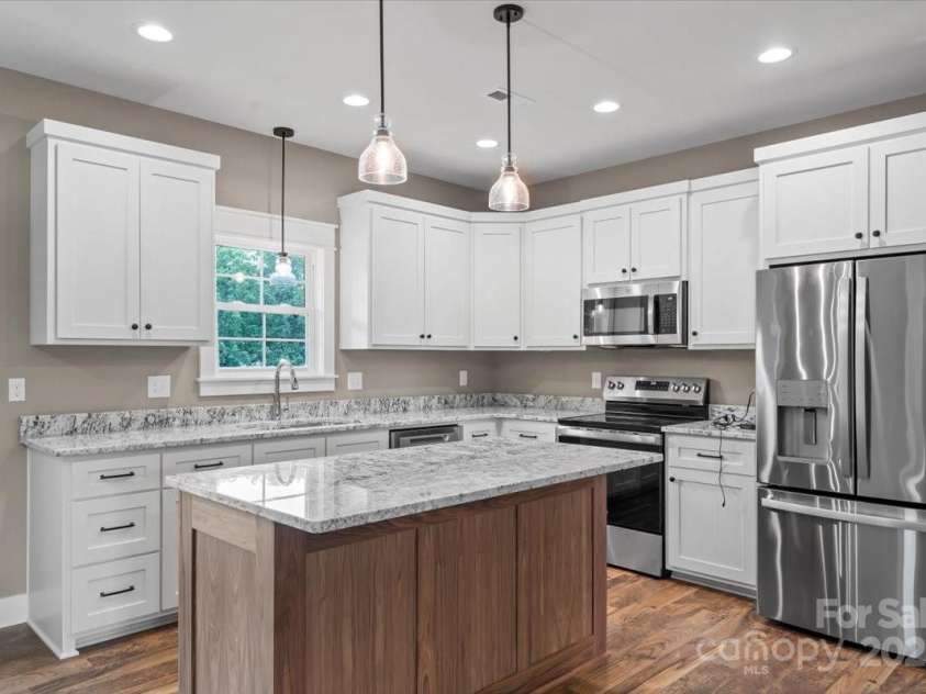 18 Morningside Drive, Granite Falls, NC 28630.  MLS# CAR4276310, YatesRealty ID 13840. 