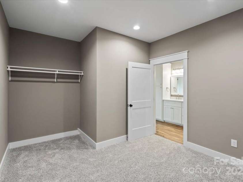 18 Morningside Drive, Granite Falls, NC 28630.  MLS# CAR4276310, YatesRealty ID 13840. 