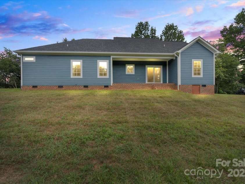 18 Morningside Drive, Granite Falls, NC 28630.  MLS# CAR4276310, YatesRealty ID 13840. 