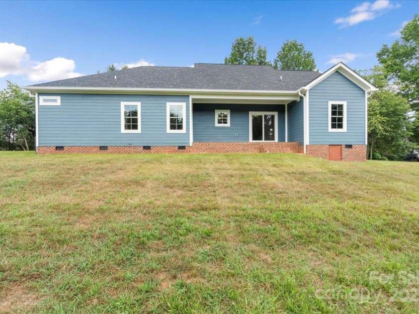18 Morningside Drive, Granite Falls, NC 28630.  MLS# CAR4276310, YatesRealty ID 13840. 