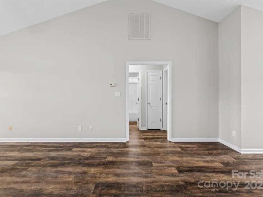 1542 Farningham Lane, Burlington, NC 27215.  MLS# CAR4238324, YatesRealty ID 13842. 