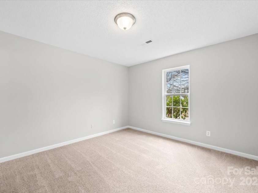 1542 Farningham Lane, Burlington, NC 27215.  MLS# CAR4238324, YatesRealty ID 13842. 