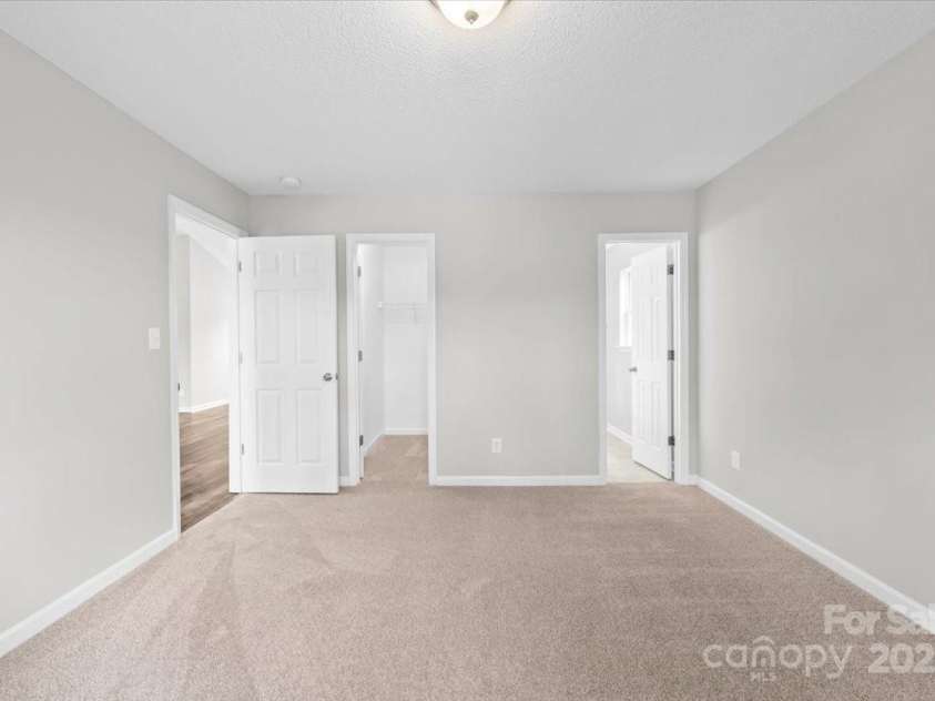 1542 Farningham Lane, Burlington, NC 27215.  MLS# CAR4238324, YatesRealty ID 13842. 