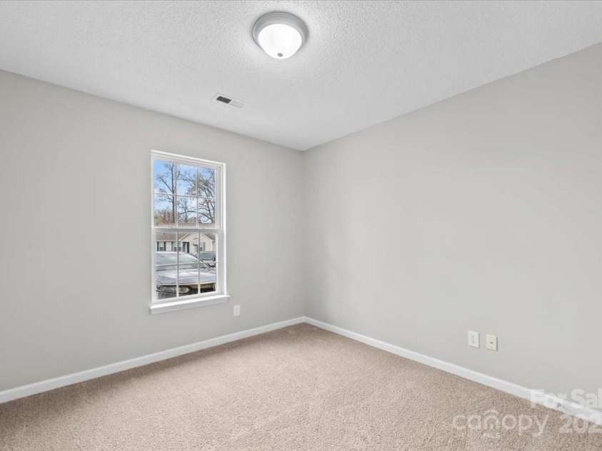 1542 Farningham Lane, Burlington, NC 27215.  MLS# CAR4238324, YatesRealty ID 13842. 