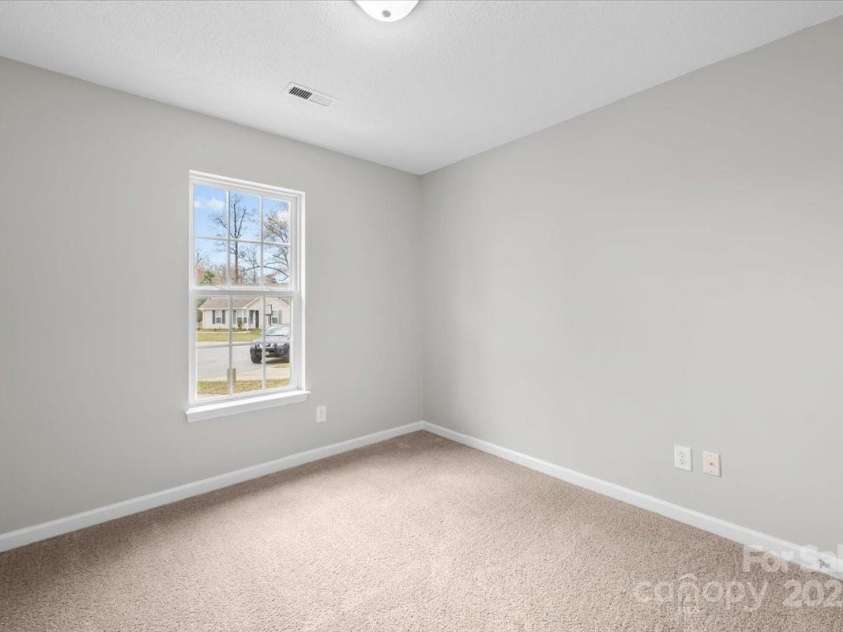 1542 Farningham Lane, Burlington, NC 27215.  MLS# CAR4238324, YatesRealty ID 13842. 