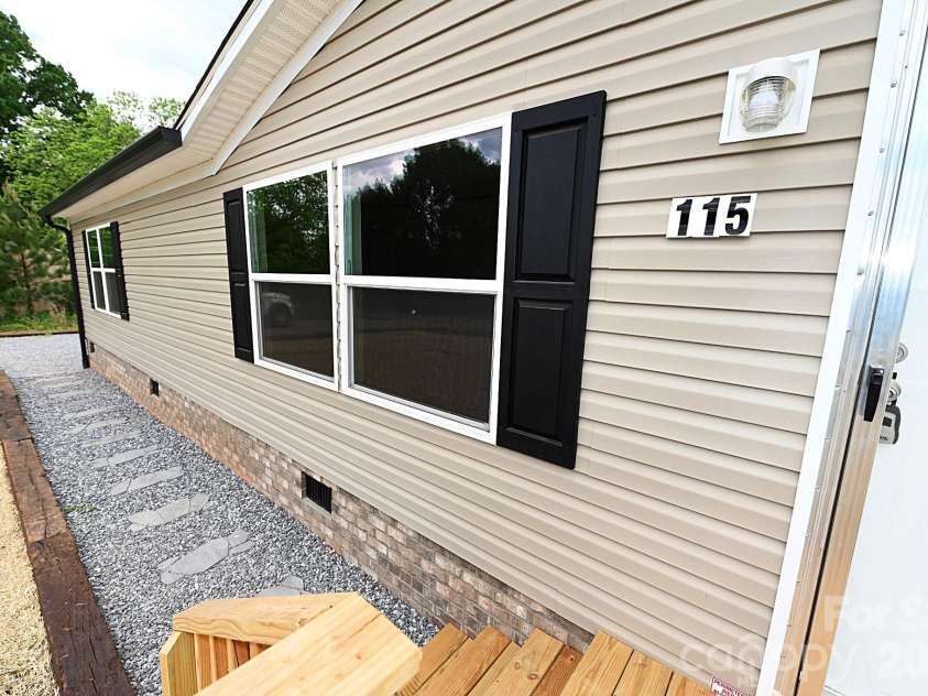 115 Stonydell Drive, Stony Point, NC 28678.  MLS# CAR4372155, YatesRealty ID 13843. 